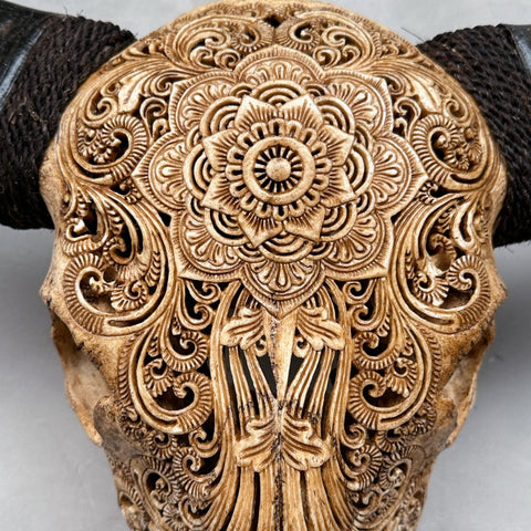 Celestial Bloom | Gegraveerde Buffelschedel